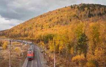 По маршрута може да се сменят влакове.
