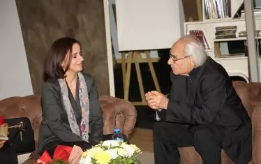 Книгата на Силвия Томова "Печатарят" разказва за един малко известен българин от XVI век - Яков Крайков. Напълно логично е бивш вестникар като нея да я напише. А самият роман бе представен през 2015 г. от акад. Антон Дончев.