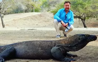 Живко е минавал с лодка под водопадите Игуасу в Южна Америка. Скачал е с парашут, бънджи, летял е с парапланер, водил е кучешки впряг. Доближавал се и на метър-два до най-свирепите хищници на планетата - комодските варани.