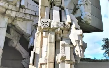  Кан Аспарух в монумента „1300 години България“.