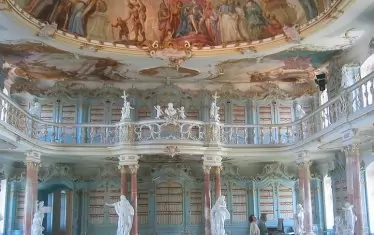 Библиотеката в манастира Шусенрийд