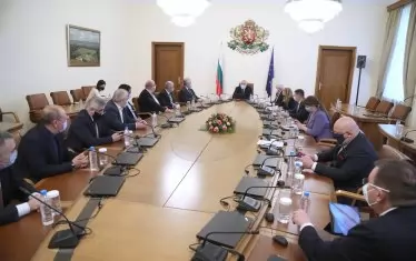 Борисов предизборно обърна графика на бюджетното харчене