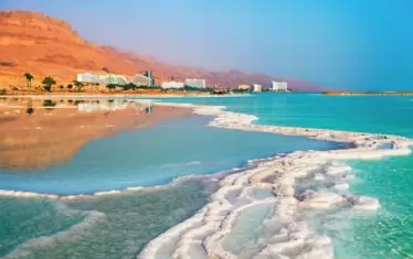 Мъртво море става все по-малко и все по-солено.