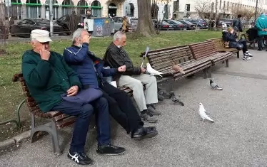 В предизборната какофония пенсионерите ще получат най-щедрата добавка от години насам.