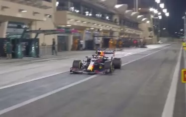 Макс Верстапен с "Ред Бул" бе най-бърз и най-стабилен на тестовете.