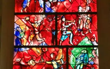  Витражът в Чичестър.