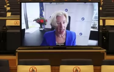  Европейската агенция по лекарствата даде извънреден брифинг за "АстраЗенека", въпреки че все още няма окончателно становище има ли основание за тревога в сигналите за тромбози след ваксинация.