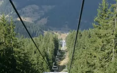 Лифтът за ски пистата "Мечи чал".