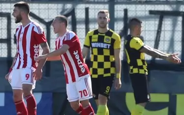 Димитър Митков (вляво) ликува след попадението си, с което донесе победата на "ЦСКА 1948" над "Ботев" (Пд).