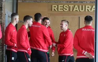 Националите се събират в добро настроение на базата в Бояна за мачовете срещу Швейцария, Италия и Северна Ирландия.