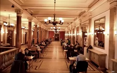 Всички партии от турнира "Перник 2021" се играха при спазване на противоепидемичните мерки и без публика в Двореца на културата.