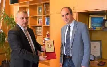 УНСС върна уволнения заради Борисов доцент