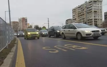 ПП предлага такситата с клиенти да се движат в бус лентите