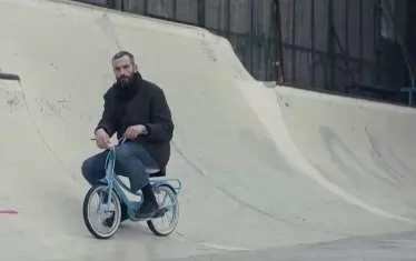 "Ябълки": да заживееш от нула.