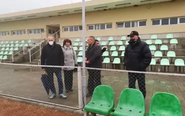 През настоящата кампания Красимир Вълчев поразгледа и стадиона в Ягода.