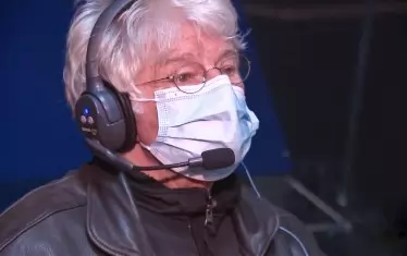 Жан-Жак Ано на снимачната площадка. 