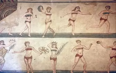 Мозайката с т. нар. девойки по бикини в римската Вила дел Казале (IV в.)