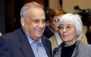 Елдар Рязанов с последната си съпруга Ема Абайдулина. 