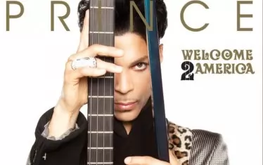 Обложката на сингъла Welcome 2 America.