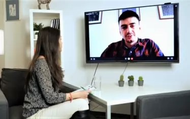  Талантливият фотограф дава поредно интервю след успеха, който клипчето му жъне в Instagram. 