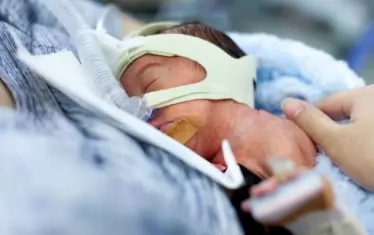 Родители на недоносени бебета: Не ни разделяйте заради пандемията