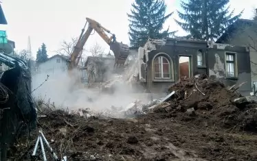 Багер разруши къща на писателя Димитър Димов