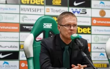 Валдас Дамбраускас говори на пресконференцията преди реванша срещу "ЦСКА-София".