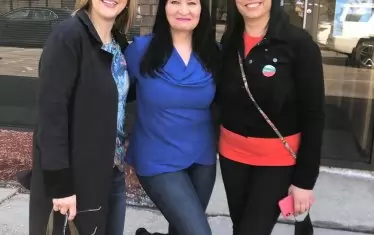 Ваня с основателките на "Магура" Надежда Желязкова и Валентина Лимов.