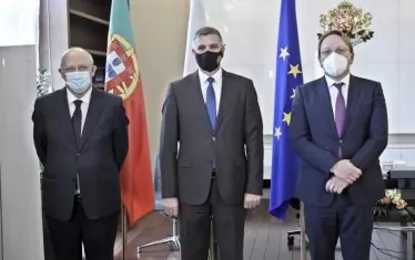  Стефан Янев с Аугущо Антуш Силва и Оливер Вархеи.