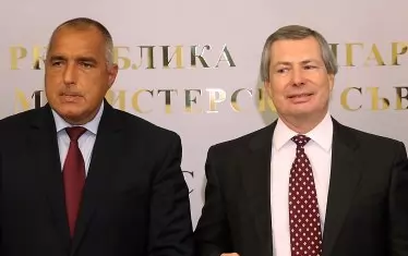 А имаше времена, когато американските посланици, например Джеймс Уорлик, си чупеха краката, за да засвидетелстват уважение на Бойко Борисов.