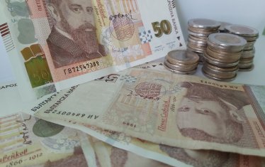 Заплатите във ВСС надхвърлиха 14 000 лв.