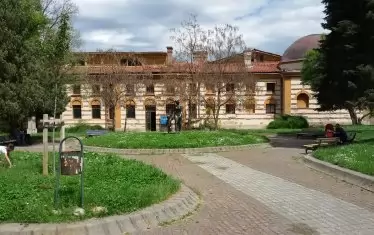 Чифте баня е върху 530-годишни основи, но съвременният й вид е от близо120 години.