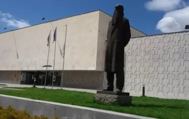  Художествената галерия "Владимир Димитров-Майстора"