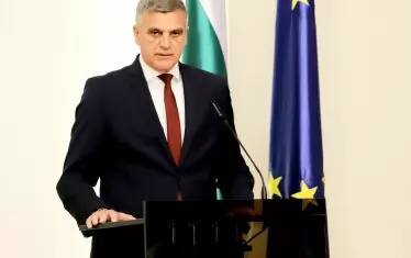 За кратко време премиерът Стефан Янев уволни поредица зам.-министри в енергетиката и регионалното развитие, без да обясни публично защо.  А обещаваше пълна прозрачност.. 