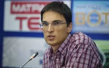 Докладът на бившия шеф на горите Александър Дунчев за порочните схеми при дърводобива не трогна управляващите.