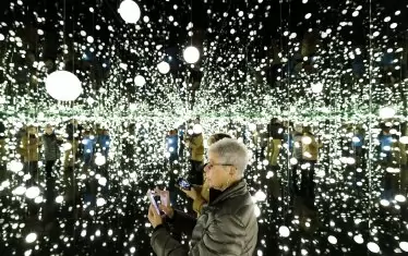 Илюзии на безкрая - изложба в Ню Йорк, 2019 г.