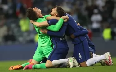 Финалът в Порто е в историята - футболистите на "Челси" ликуват като новите носители на купата от Шампионската лига.