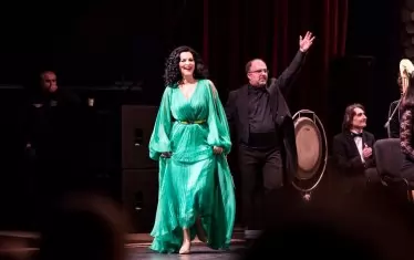 С Анджела Георгиу.