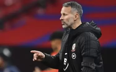 Райън Гигс свърши основната работа по второто в историята класиране на Уелс на европейско първенство, но няма да успее да обере плодовете на своя труд.