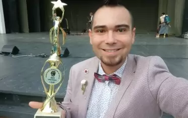 Усилията на Зайн не остават невъзнаградени.