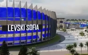 Пространството пред стадиона трябва да е оградено с палмови дървета