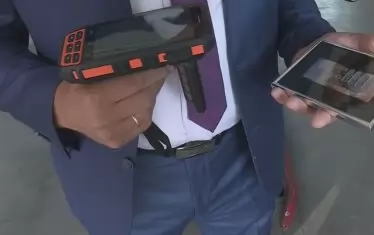 Чипът в стикера ще бъде разчитан от специално устройство.