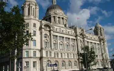  Историческата сграда на пристанището в Ливърпул. 