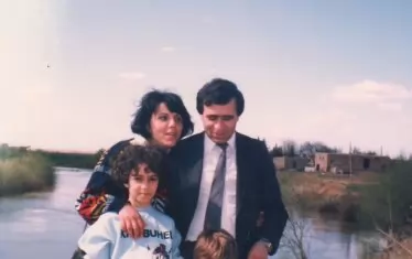  1985 г., Семейство Шабани, разходка край р. Ефрат. 