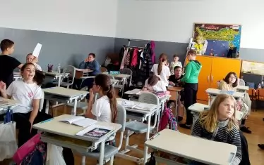 Парите на училищата ще зависят от оценките на учениците им
