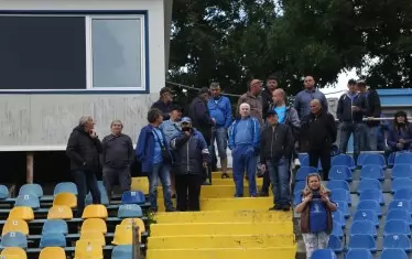 На заниманието присъстваха и фенове - колкото да подкрепят отбора, толкова и да научат последните новини около клуба.