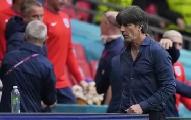 Селекционерът на Бундестима Йоахим Льов бе обявил още през март, че ще напусне поста си след края на европейското първенство, но със сигурност се е надявал да стигне по-далеч от 1/8-финалите.