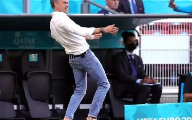 Селекционерът на испанския тим Луис Енрике премина през много емоции по време на двубоя...