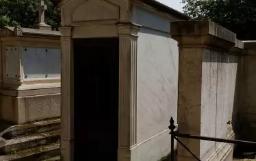 Гробницата на генерал Гюден в "Пер Лашез"