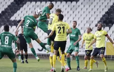 Отборът на "Лудогорец" владееше положението на реванша с "Шахтьор" в Белград.